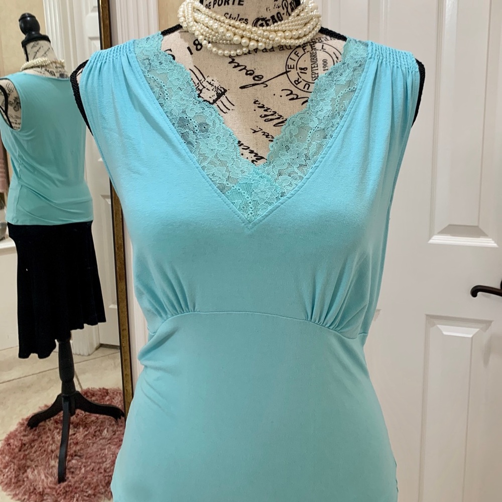 Ann Taylor Laced V-Neck Top Small